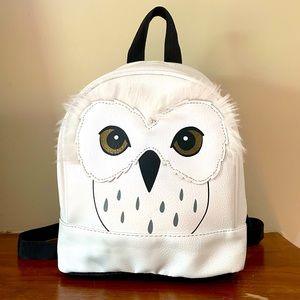 Adorable Harry Potter Hedwig mini backpack / purse 🦉